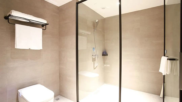 酒店洗浴.jpg 酒店洗浴.jpg